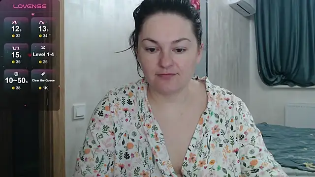 Stacy Davice online show from 10-11-25, 03:57