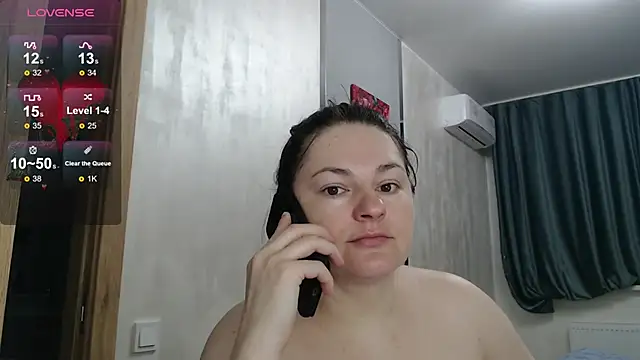 Stacy Davice online show from 10-22-25, 04:17