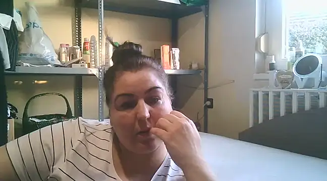 Snapshot of Mileva88 chatting on 01-07-25, 02:30 Mileva88 online show from 01-07-25, 02:30