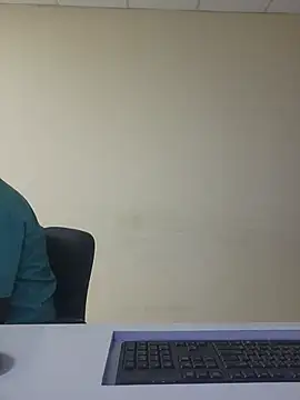 Snapshot of Mallupaiyanaachu chatting on 07-15-26, 02:35 Mallupaiyanaachu online show from 07-15-26, 02:35