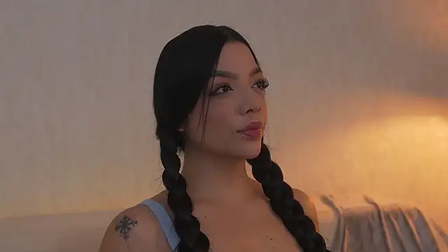 sarah hiill online show from 03-28-26, 01:12