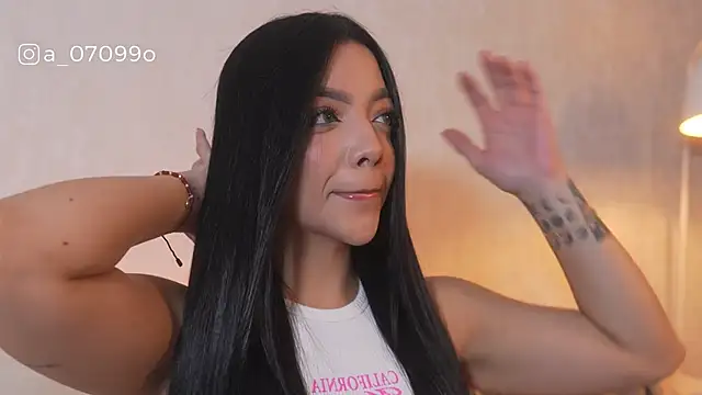 sarah hiill online show from 12-17-25, 11:59