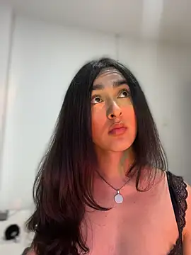 Snapshot of MiahWindsor chatting on 11-08-25, 04:27 MiahWindsor online show from 11-08-25, 04:27