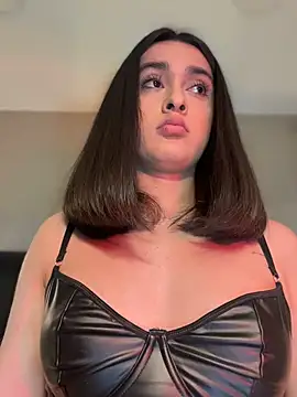 Snapshot of MiahWindsor chatting on 06-22-26, 03:23 MiahWindsor online show from 06-22-26, 03:23