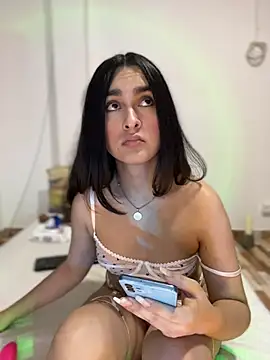 Snapshot of MiahWindsor chatting on 10-22-25, 02:55 MiahWindsor online show from 10-22-25, 02:55