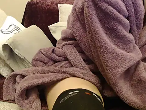 Snapshot of Galadriel chatting on 02-26-26, 03:28 Galadriel online show from 02-26-26, 03:28