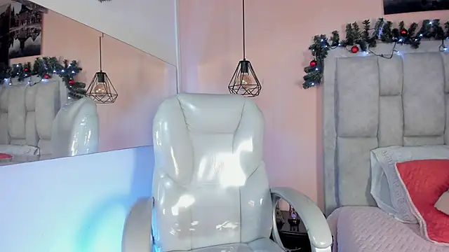 Stefhanyblow online show from 12-17-25, 06:18