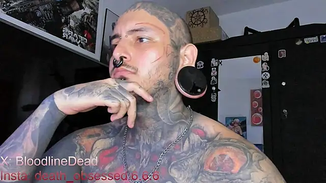 Snapshot of DEATHINK666XX chatting on 03-18-25, 06:17 DEATHINK666XX online show from 03-18-25, 06:17