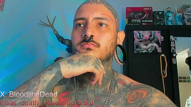 Snapshot of DEATHINK666XX chatting on 09-22-25, 07:42 DEATHINK666XX online show from 09-22-25, 07:42