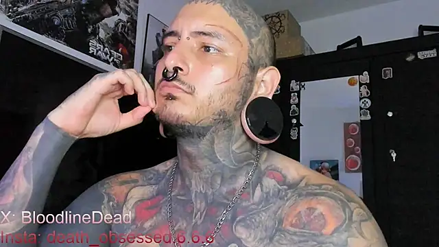 Snapshot of DEATHINK666XX chatting on 03-19-25, 08:32 DEATHINK666XX online show from 03-19-25, 08:32