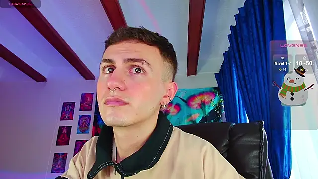 Snapshot of dimitri-bilak chatting on 12-06-24, 10:24 dimitri-bilak online show from 12-06-24, 10:24