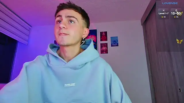 Snapshot of dimitri-bilak chatting on 10-18-25, 11:18 dimitri-bilak online show from 10-18-25, 11:18