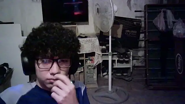 Snapshot of Emv2 chatting on 03-17-26, 02:47 Emv2 online show from 03-17-26, 02:47