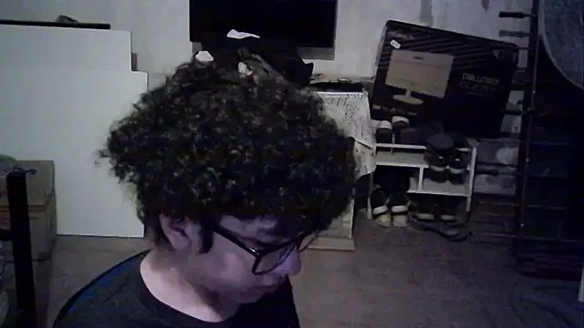 Snapshot of Emv2 chatting on 03-10-26, 03:32 Emv2 online show from 03-10-26, 03:32