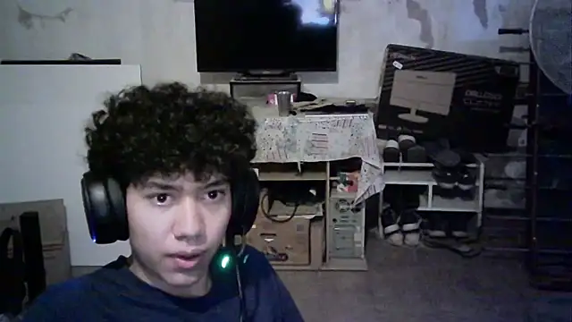 Snapshot of Emv2 chatting on 03-04-26, 01:30 Emv2 online show from 03-04-26, 01:30