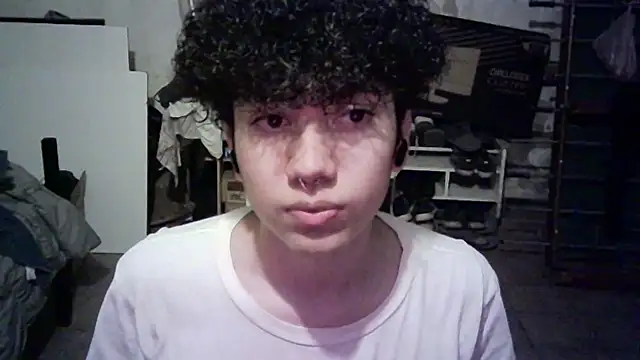 Snapshot of Emv2 chatting on 03-11-26, 04:50 Emv2 online show from 03-11-26, 04:50