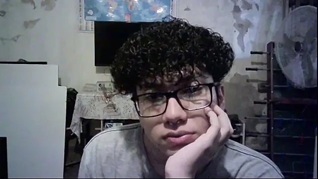 Snapshot of Emv2 chatting on 02-18-26, 06:48 Emv2 online show from 02-18-26, 06:48