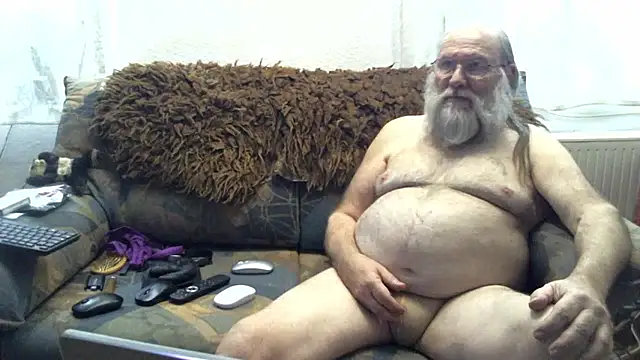 Snapshot of SexySantaC chatting on 03-16-25, 06:44 SexySantaC online show from 03-16-25, 06:44