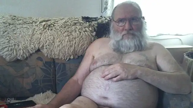 Snapshot of SexySantaC chatting on 09-08-25, 03:00 SexySantaC online show from 09-08-25, 03:00