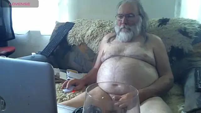 Snapshot of SexySantaC chatting on 07-10-26, 06:02 SexySantaC online show from 07-10-26, 06:02