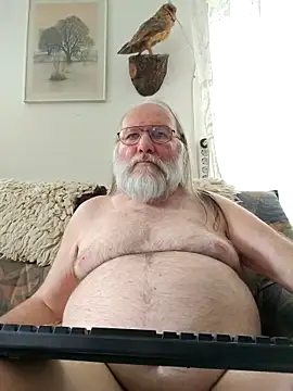 Snapshot of SexySantaC chatting on 06-10-26, 05:36 SexySantaC online show from 06-10-26, 05:36