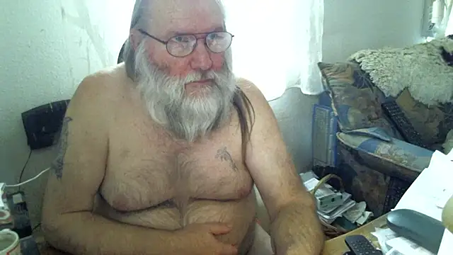 Snapshot of SexySantaC chatting on 10-06-25, 02:07 SexySantaC online show from 10-06-25, 02:07