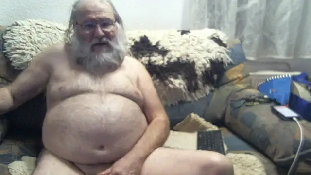 Snapshot of SexySantaC chatting on 10-04-25, 04:36 SexySantaC online show from 10-04-25, 04:36