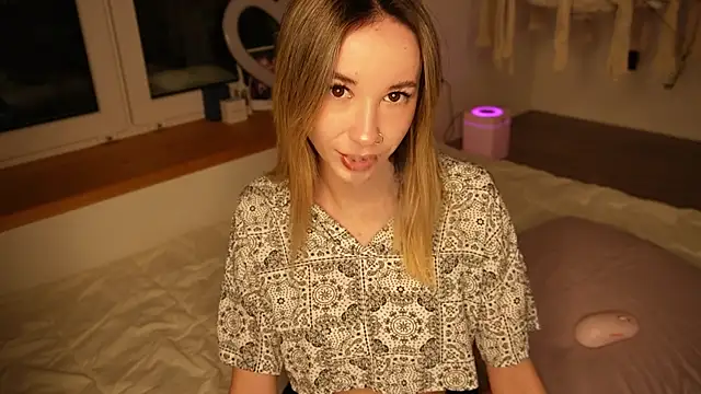 EmelyBenz online show from 01-12-26, 03:13