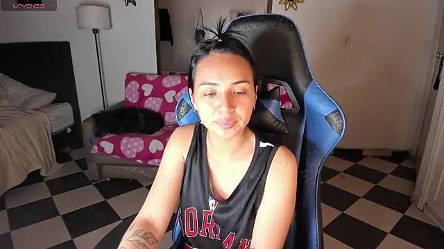 Miss Nicole online show from 03-21-25, 01:34