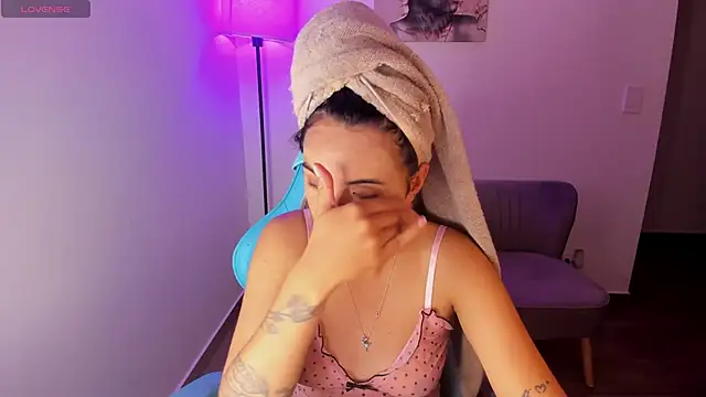 Miss Nicole online show from 04-25-26, 01:52