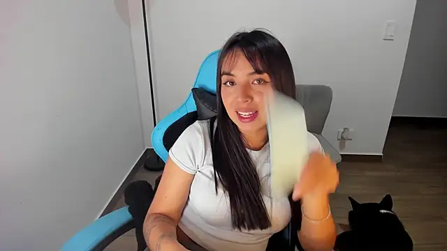 Miss Nicole online show from 05-24-26, 01:38