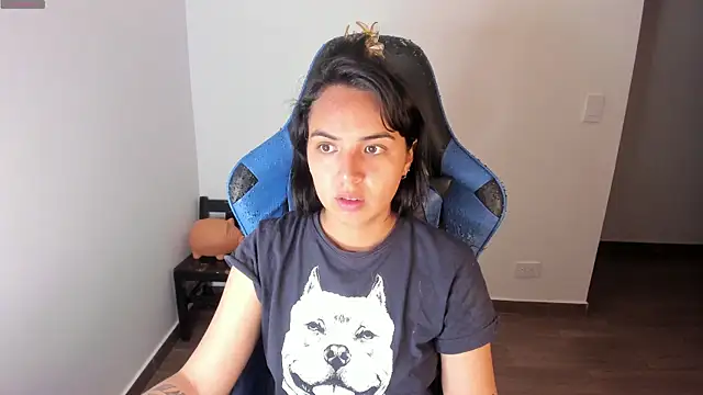 Miss Nicole online show from 10-23-25, 01:37