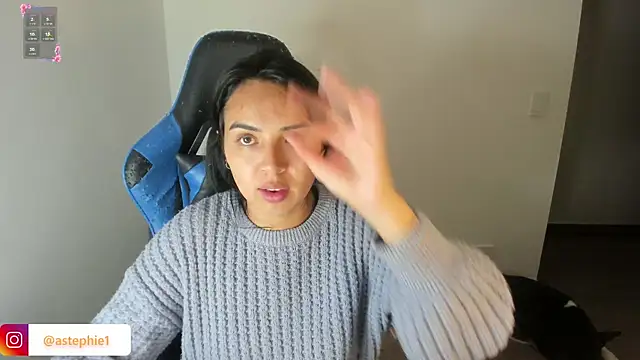 Miss Nicole online show from 10-01-25, 01:22