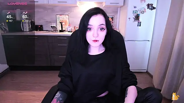 Snapshot of spticc chatting on 10-13-25, 08:05 spticc online show from 10-13-25, 08:05