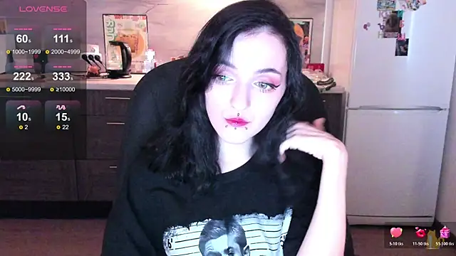 Snapshot of spticc chatting on 11-11-25, 07:25 spticc online show from 11-11-25, 07:25