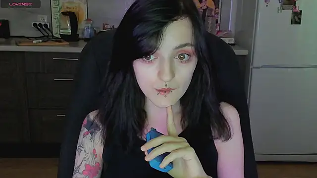 Snapshot of spticc chatting on 10-10-25, 08:04 spticc online show from 10-10-25, 08:04