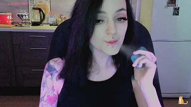 Snapshot of spticc chatting on 10-06-25, 07:31 spticc online show from 10-06-25, 07:31