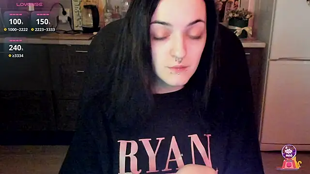 Snapshot of spticc chatting on 02-11-25, 08:37 spticc online show from 02-11-25, 08:37