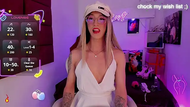 Snapshot of Yaki_Tai chatting on 01-08-26, 04:18 Yaki Tai online show from 01-08-26, 04:18