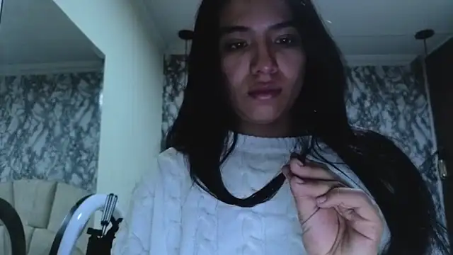 Snapshot of _emma_miller_ chatting on 05-12-26, 11:27 emma miller online show from 05-12-26, 11:27