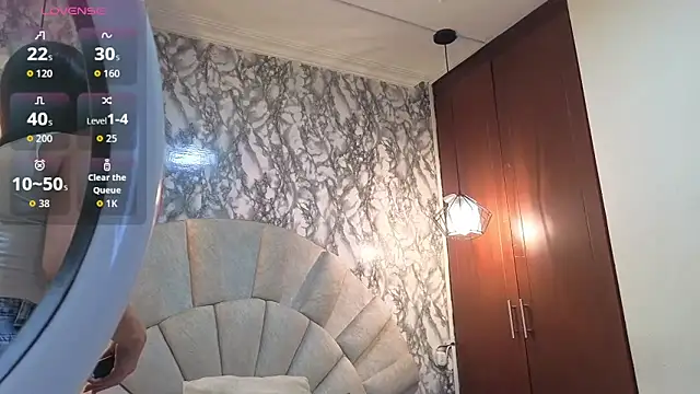 Snapshot of _emma_miller_ chatting on 02-18-26, 10:44 emma miller online show from 02-18-26, 10:44