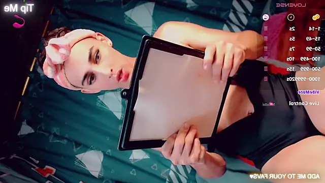 CharlotteBigCock online show from 10-25-25, 03:56