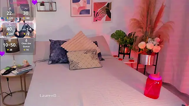 Snapshot of Misslaurenn chatting on 03-12-25, 10:39 Misslaurenn online show from 03-12-25, 10:39