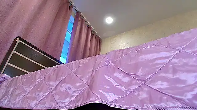 Yulianna Smith online show from 06-07-26, 09:42
