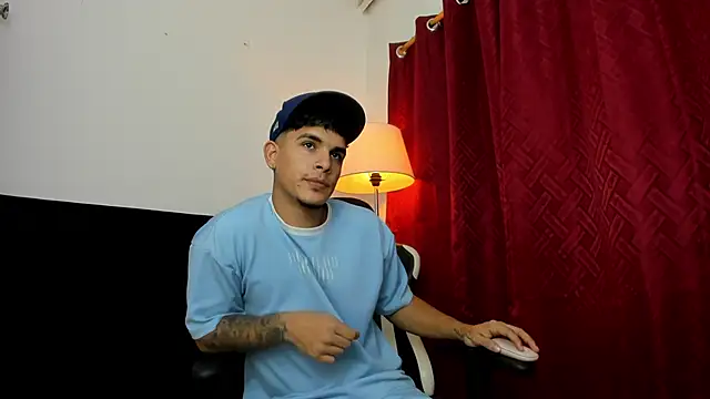 Snapshot of Evan_stoner chatting on 09-27-25, 01:34 Evan stoner online show from 09-27-25, 01:34