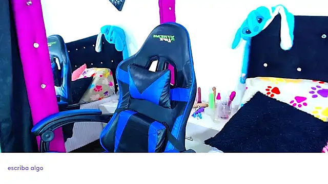 Snapshot of Jenng18 chatting on 02-22-26, 08:32 Jenng18 online show from 02-22-26, 08:32