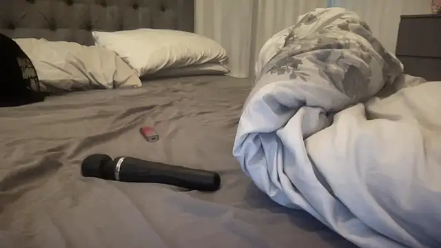 Bustyblondebabe32 online show from 10-31-25, 08:11