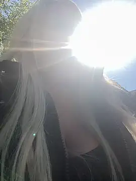 Bustyblondebabe32 online show from 04-24-26, 09:11