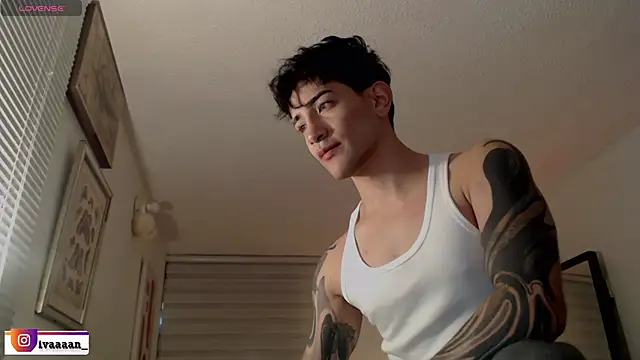 ivaaaan  online show from 04-14-26, 09:42