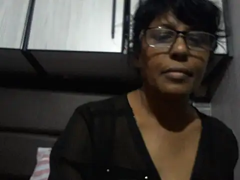 Snapshot of MsAttitude chatting on 04-01-26, 08:15 MsAttitude online show from 04-01-26, 08:15